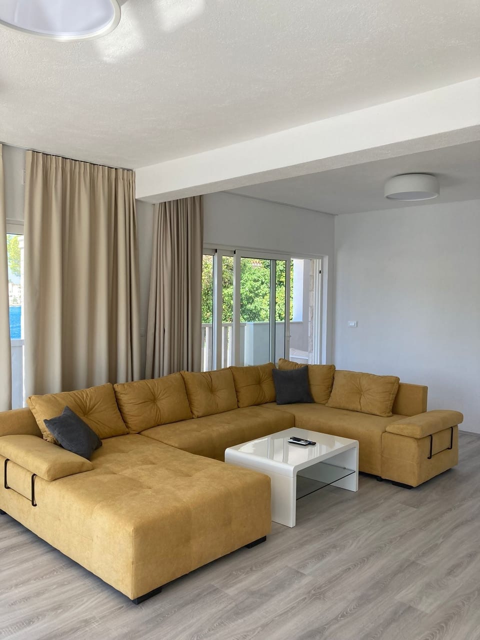 Living room 1