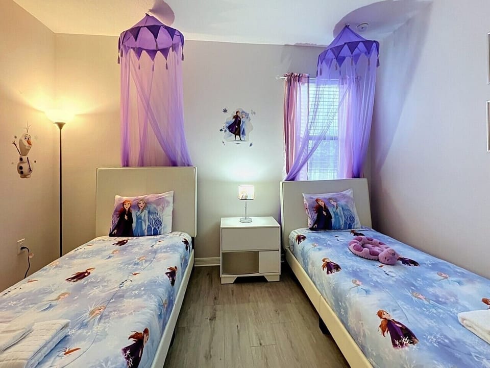 Upstairs Twin Bedroom #2