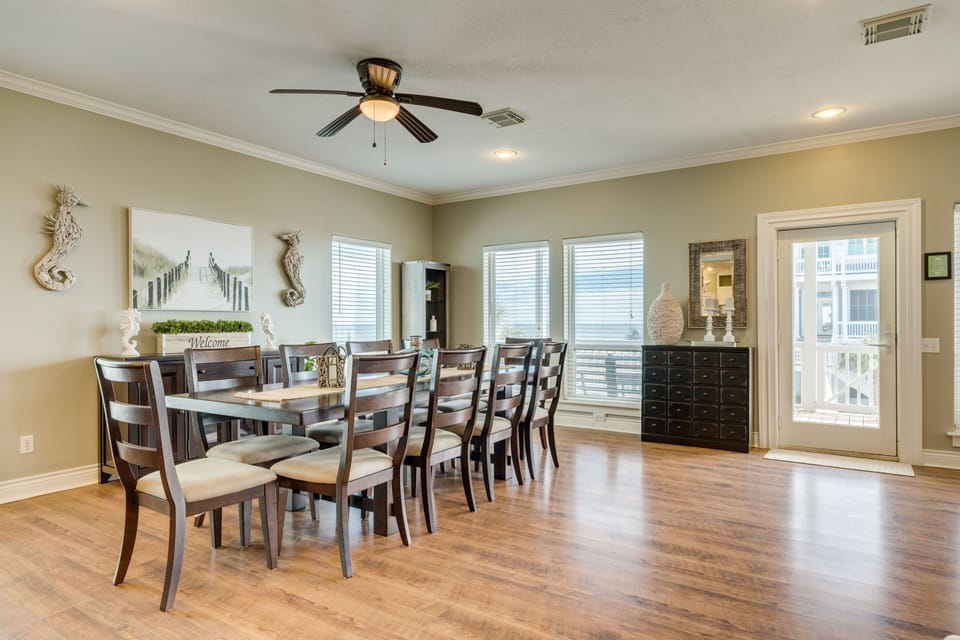Perfect for large groups, the dining table sits up to 10