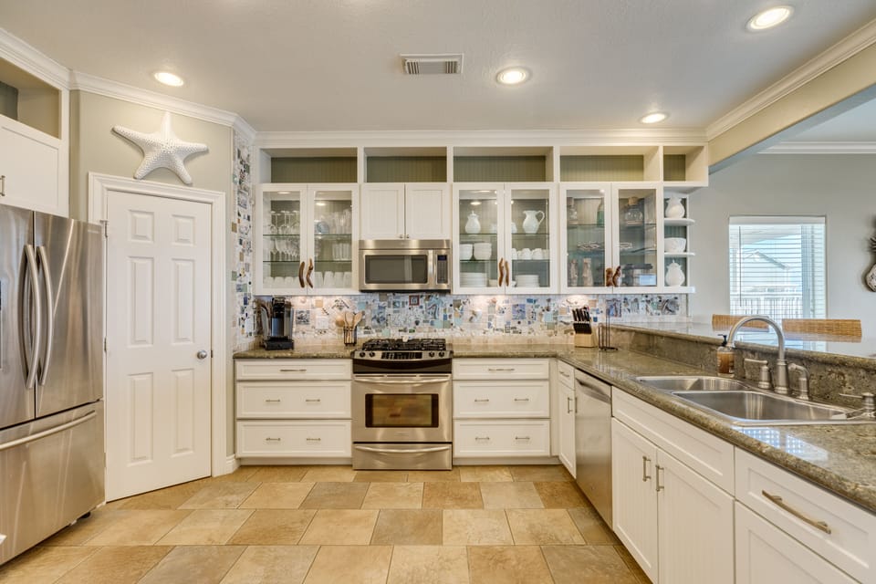 Fully equipped kitchen makes meal prep easy