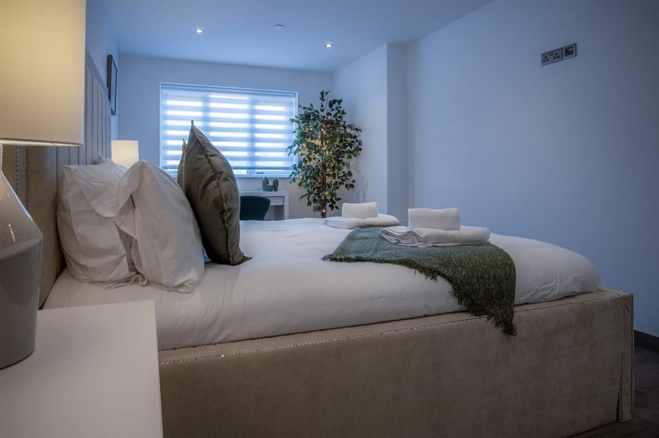 Sunrise  - 5 Bedroom Holiday Home - Pendine (8218)