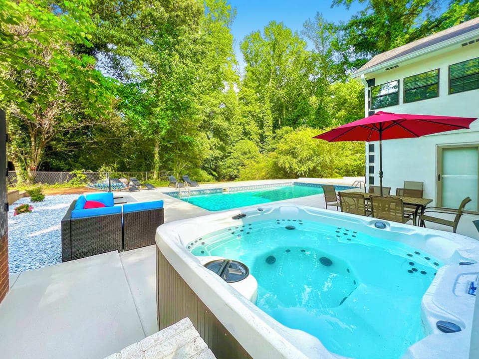 Soak your sorrows away in a private year-round hot tub