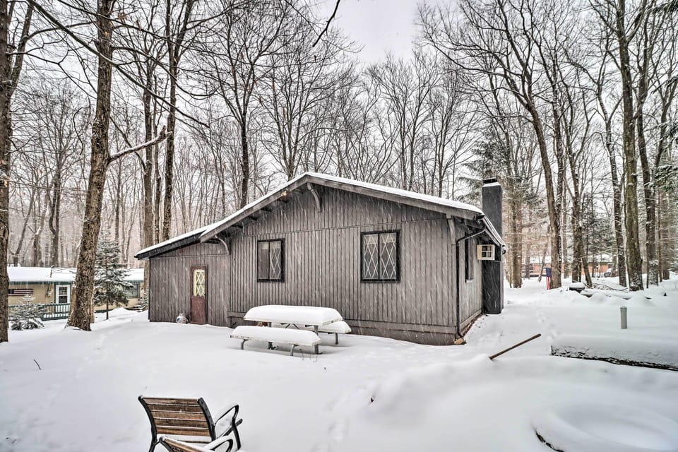 Pocono Lake Vacation Rental | 2BR | 1BA | 700 Sq Ft | 3 Steps to Enter