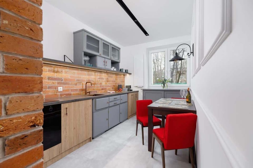  The kitchen's bright space is perfect for preparing meals. 
