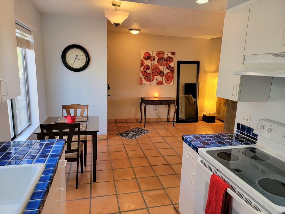 Kitchen, Dining & Entry Way w/ Air Purifying Salt Lamp