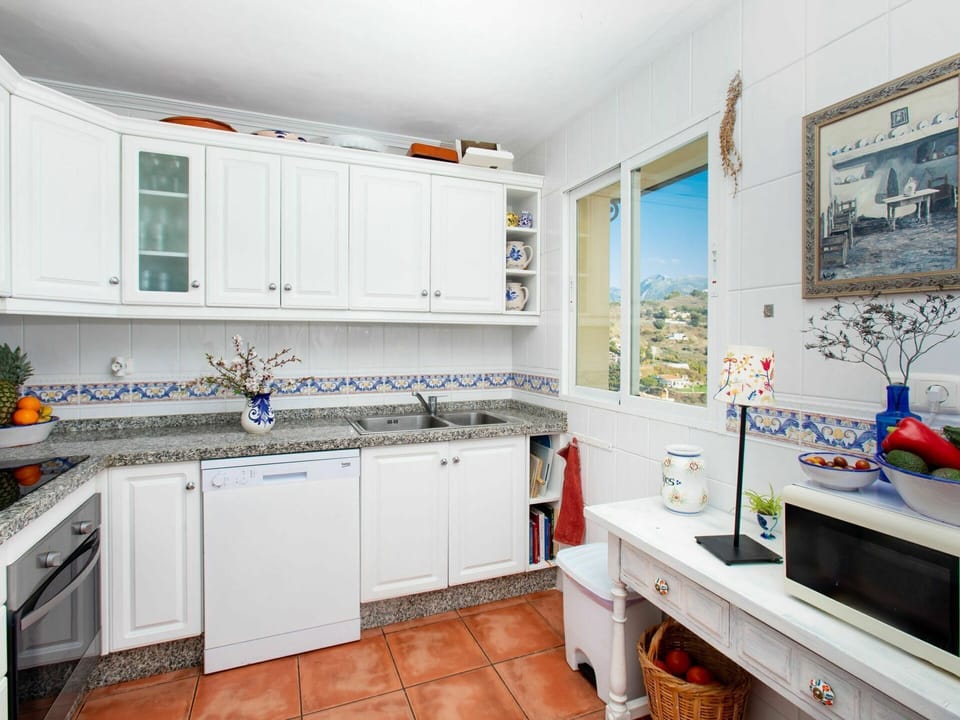 Cabinetry, Countertop, Property, Window, Sink, Kitchen Stove, Product, Tap, Building, Kitchen Appliance
