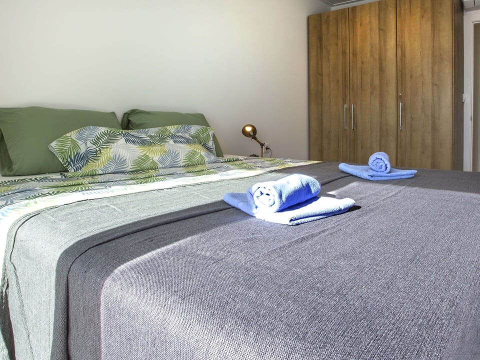 Property, Comfort, Azure, Building, Wood, Interior Design, Architecture, Flooring, Door, Floor