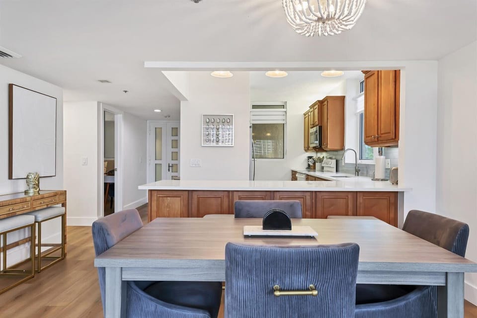 Beachplace 6-101 by FVC - Kitchen and Dining