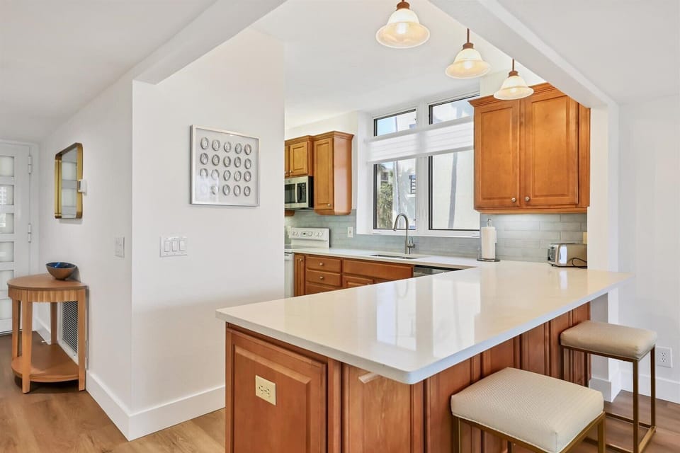 Beachplace 6-101 by FVC - Kitchen