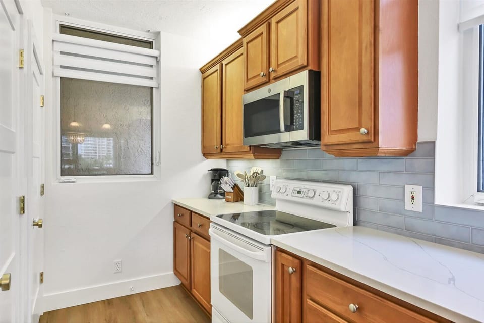 Beachplace 6-101 by FVC - Kitchen