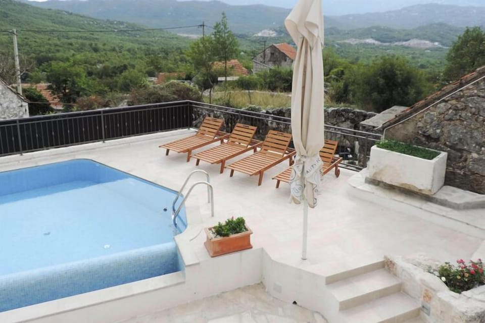Holiday Home Swimming Pool