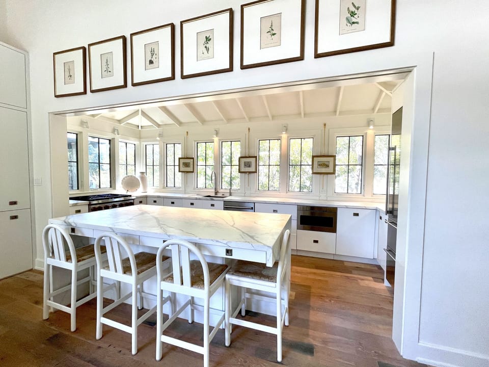 GREAT FAMILY HOME, FULLY EQUIPPED, COASTAL CHEF'S KITCHEN