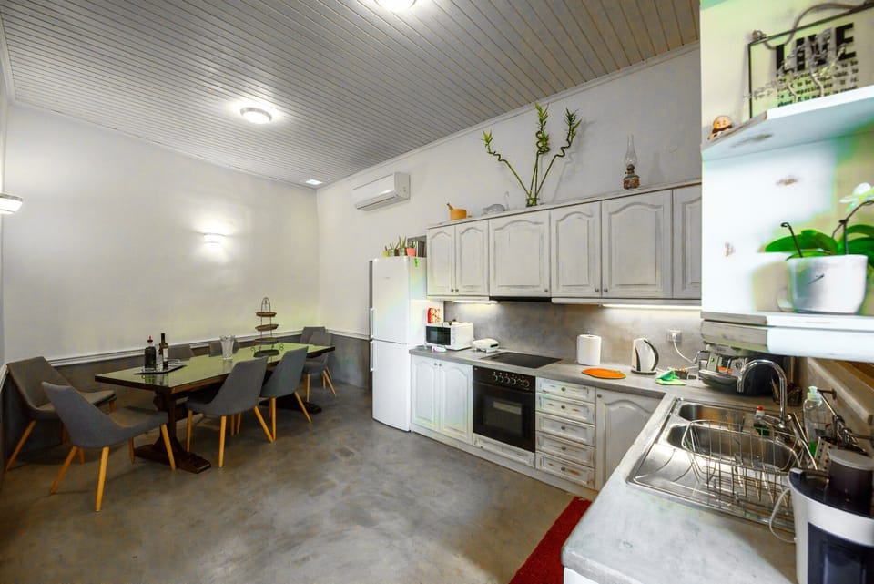 Athina House Spa&Hammam - Fully Equipped Kitchen and Dining Area