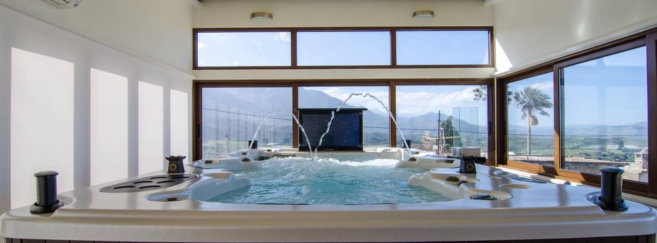 Athina House Spa&Hammam - Roof Terrace with Spa Wirlpool, BBQ & Dinning  Area