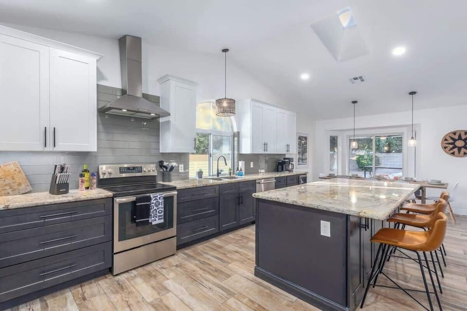 Stainless Steel Appliance, Quartz Counters, and Large Island