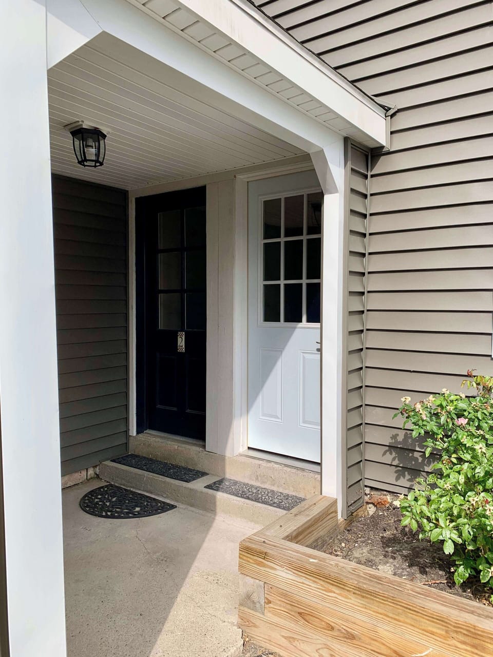 Main Entry/Unit #3-Right Side