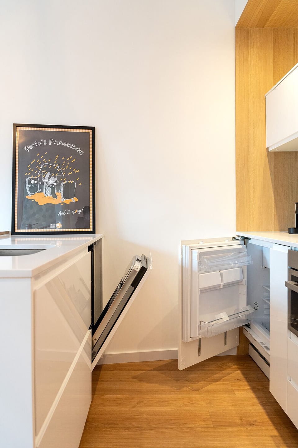Kitchenette: Fully equipped with basic appliances as microwave, kettle, coffee maker, toast, fridge and hob.