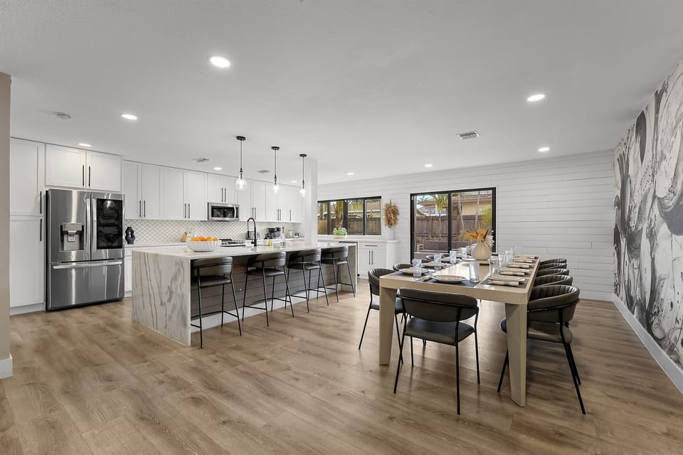 🍽️ Host-worthy and fully equipped — this luxurious kitchen is the heart of your stay.