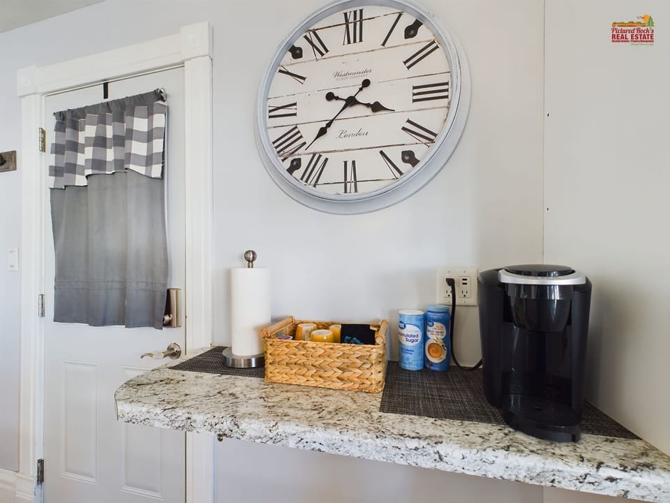 Keurig & Regular Pot