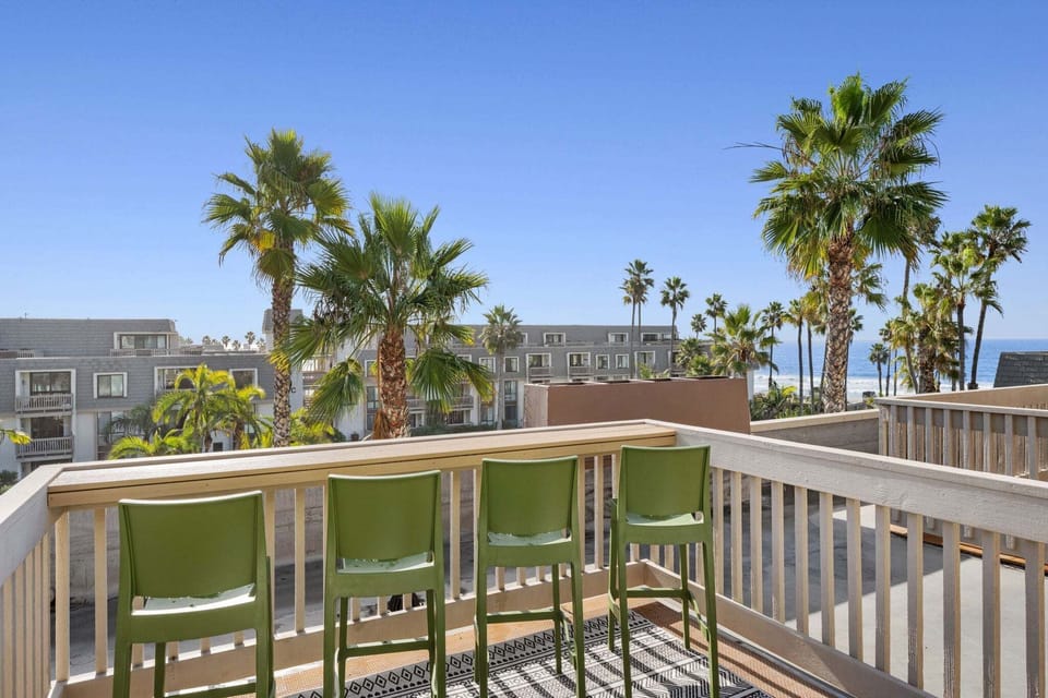 Roof terrace with bar and lounge seating