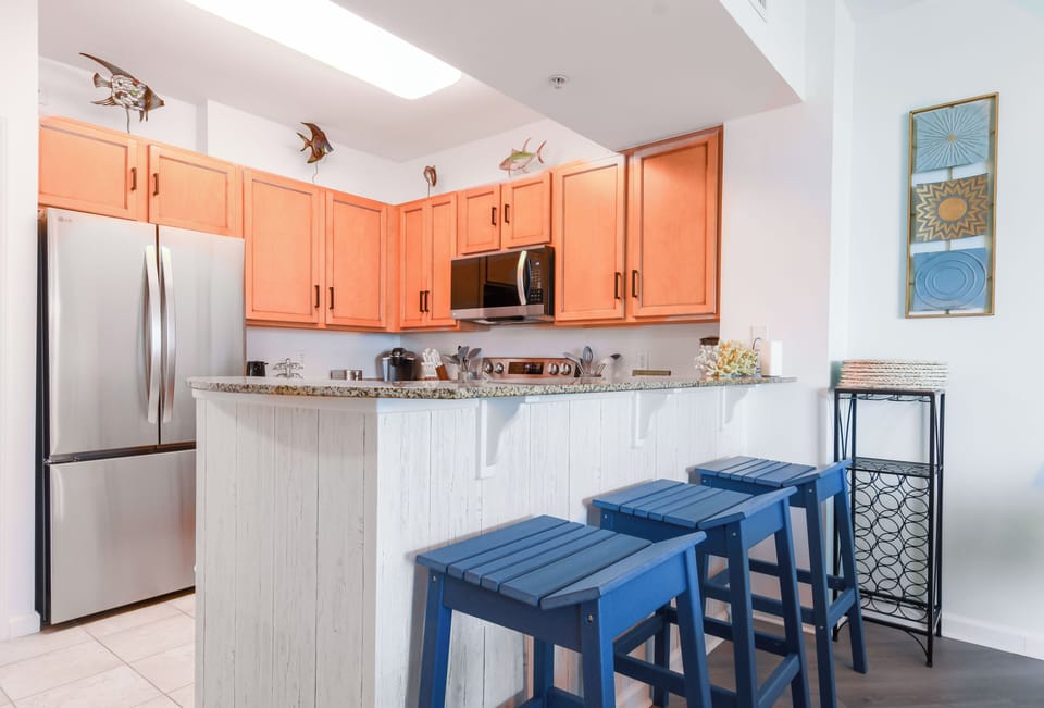 The Palms of Destin 2911 - Breakfast Bar and Kitchen
