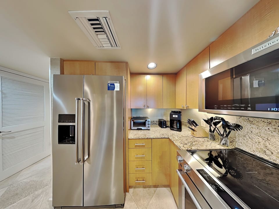 Kitchen - Fully Stocked Kitchen
