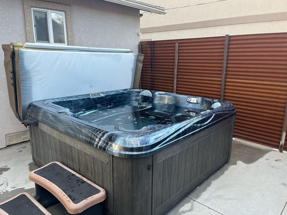 Awesome Hot Tub to Enjoy