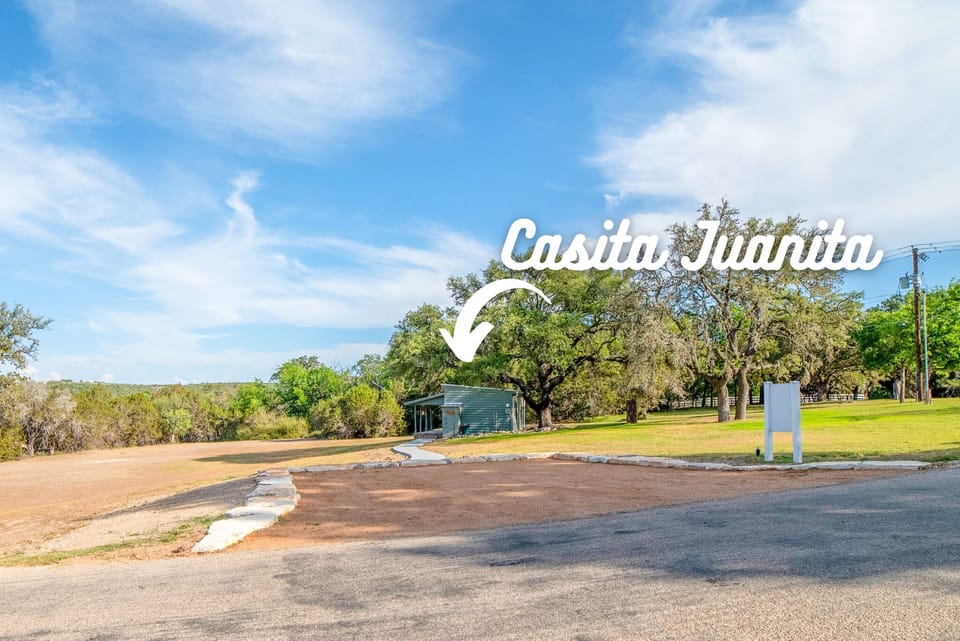Casita Juanita parking spaces