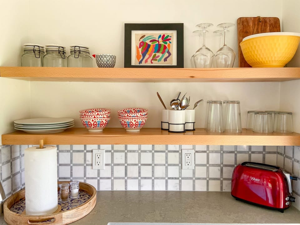 Dishes/toaster