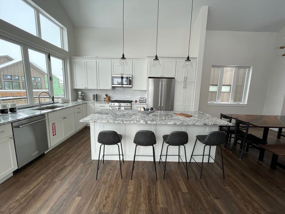 Kitchen bar