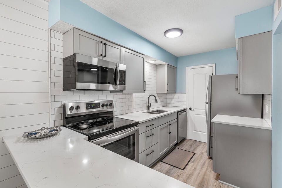 Tradewinds 14 Kitchen