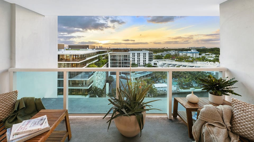 Private Balcony overlooking the Bay with Skyline Views!
