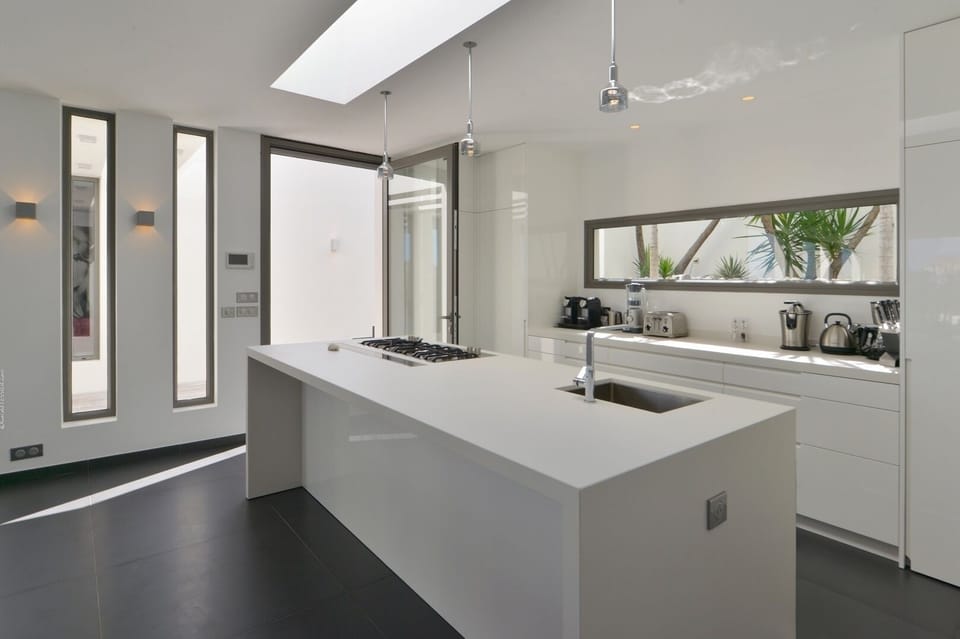 Kitchen: Kitchen open to the living room, located on the upper floor, very well equipped with dishwa