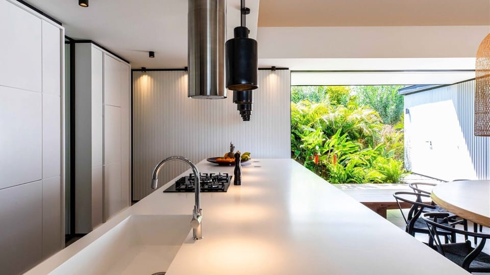 Kitchen & Dining Area