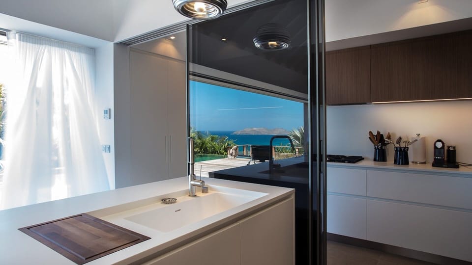 Kitchen & Dining Area