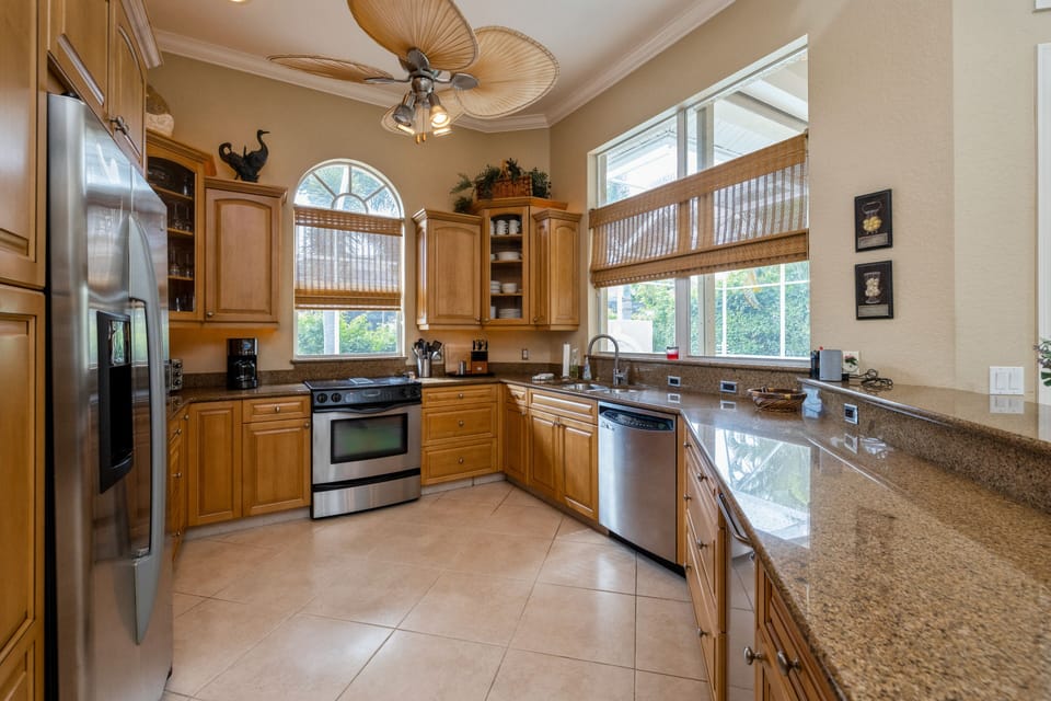 Fully equipped kitchen 