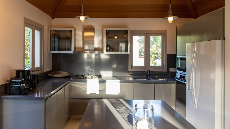 Kitchen & Dining Area