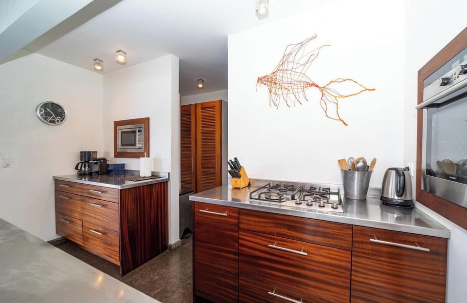 Kitchen & Dining Areas