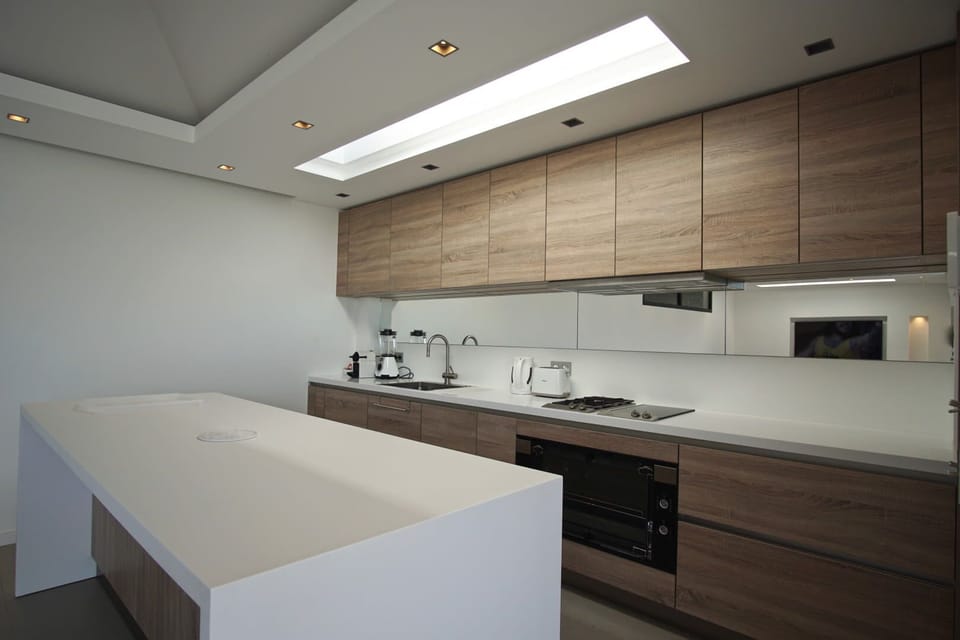 Dining Area & Kitchen