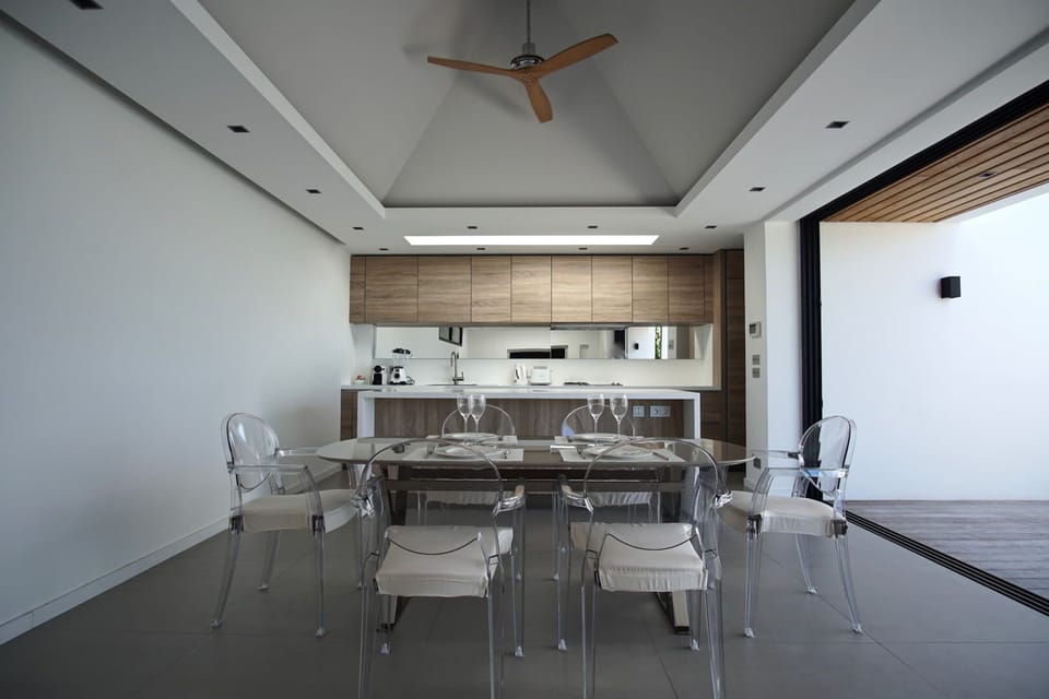Dining Area & Kitchen: Well equipped. Refrigerator, freezer, oven, microwave, dishwasher, filter cof