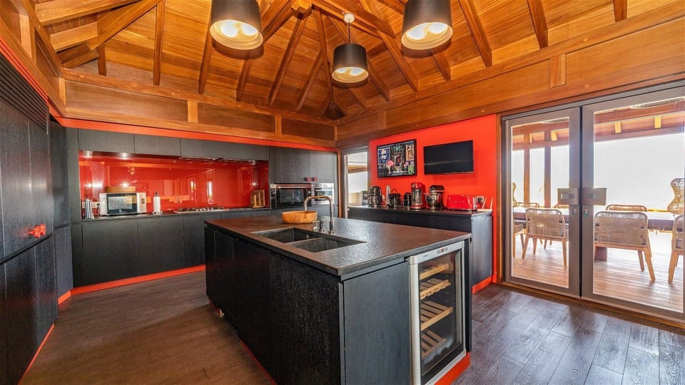 Kitchen & Dining Area