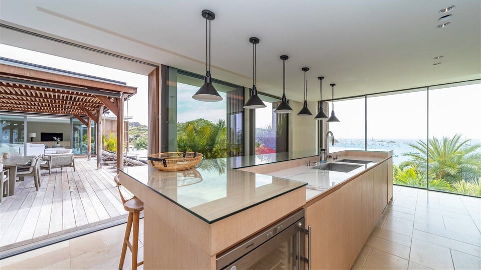 Kitchen & Dining Area