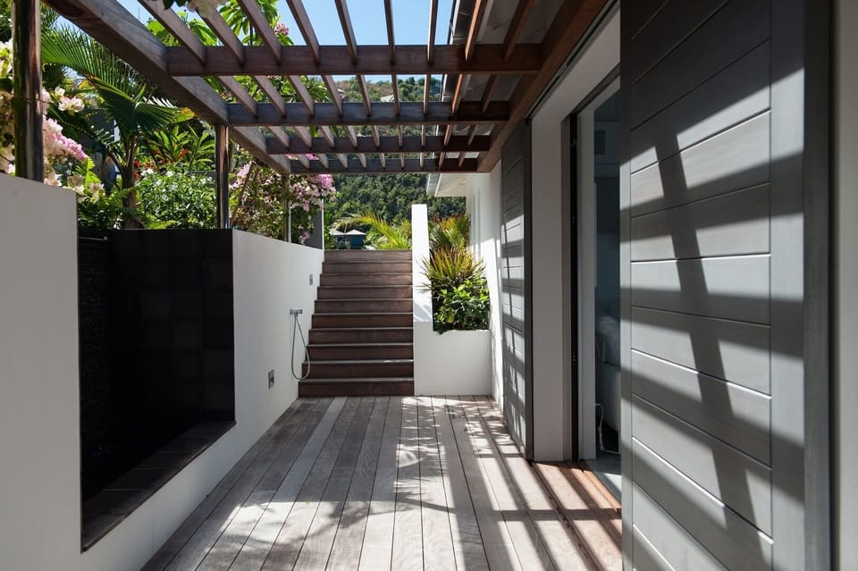 Outdoors: Tropical and lush garden, spectacular views of the ocean and sunset from all parts of the 