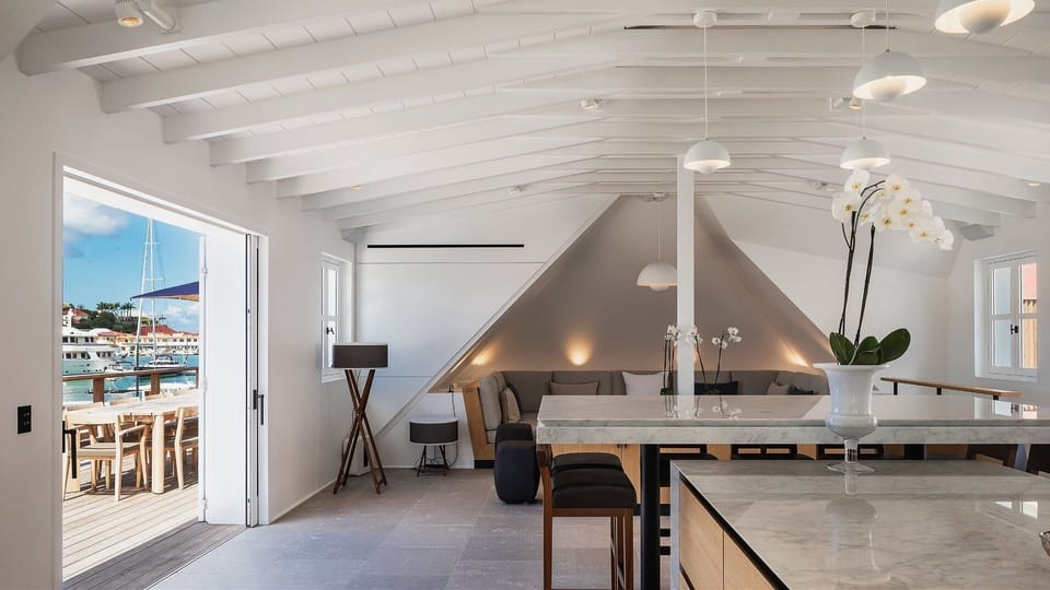 Kitchen & Dining Area
