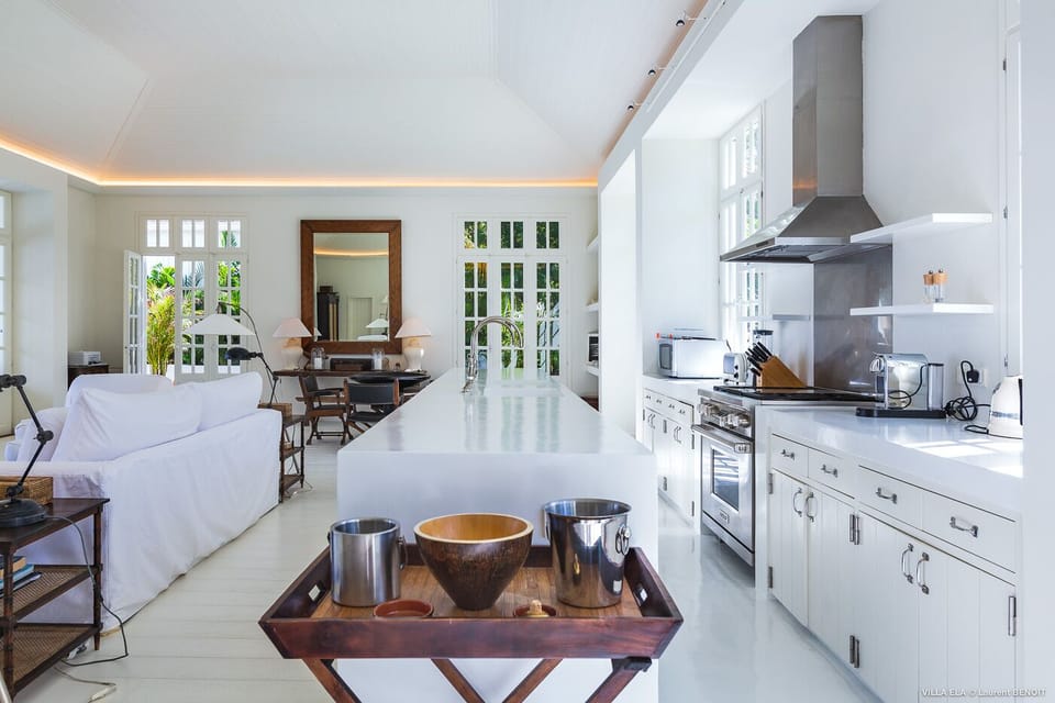 Kitchen & Dining Area: Modern and well equipped. Air conditioning, kitchen island