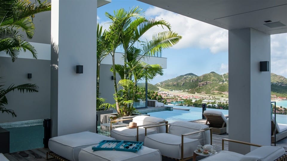 Outdoor Lounge
