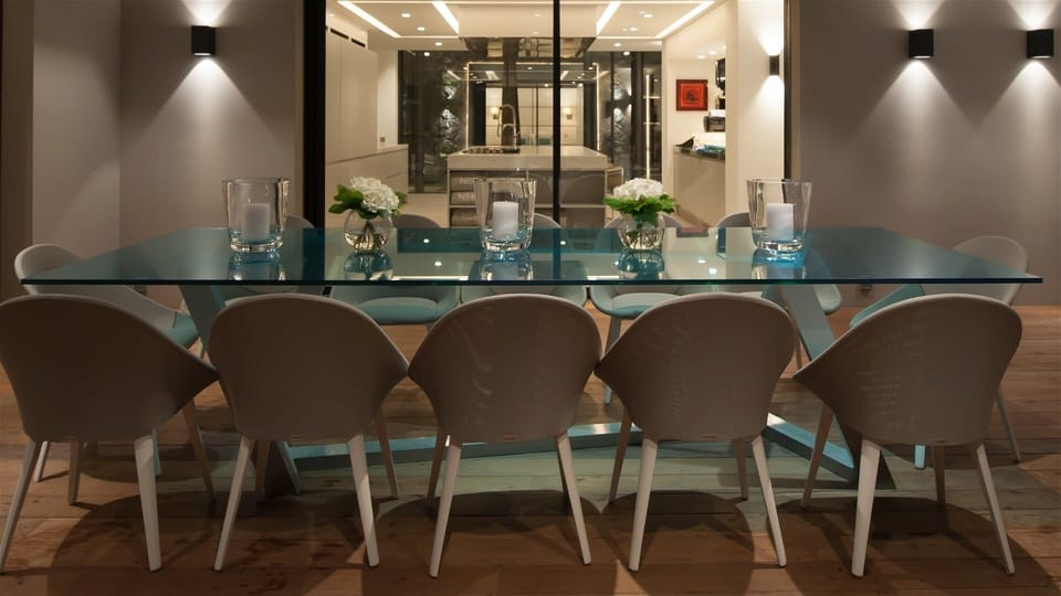 Dining Area & Kitchen