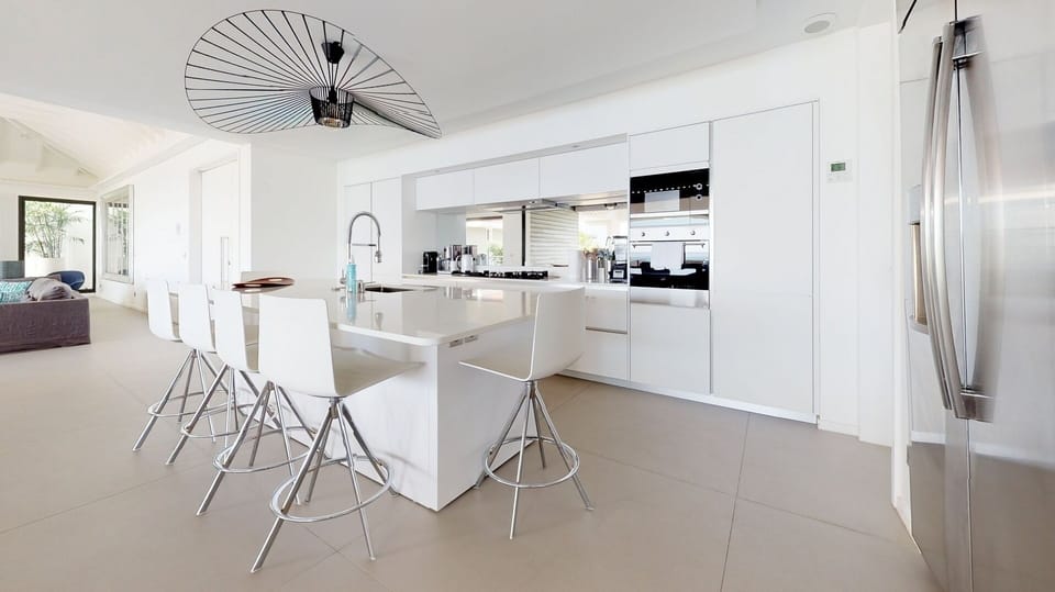 Kitchen & Dining Area