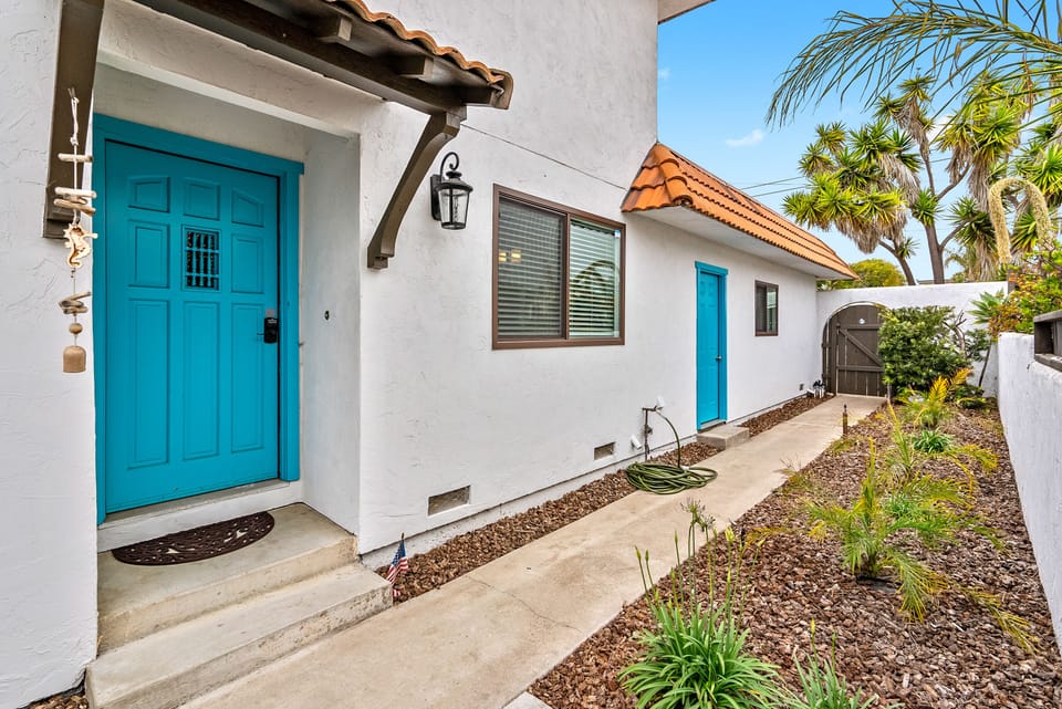 Welcome to Villa Del Sol. Located in Grover Beach on a corner lot. Parking for 2 autos in the driveway. There is a private, fenced backyard.