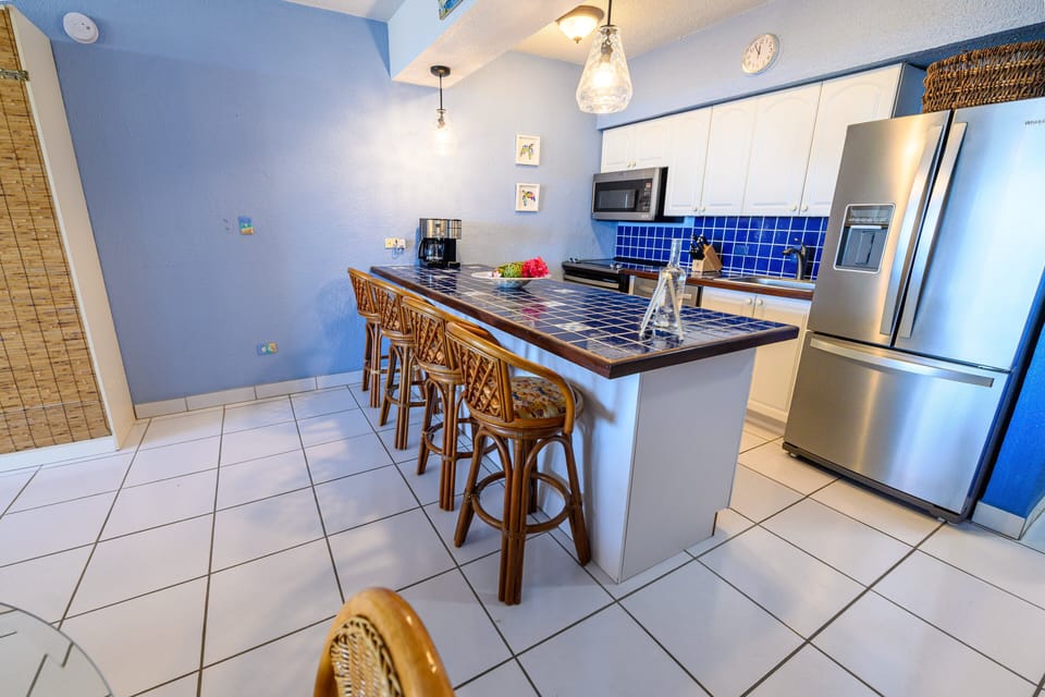Fully equipped kitchen (extra 4 dining seats)